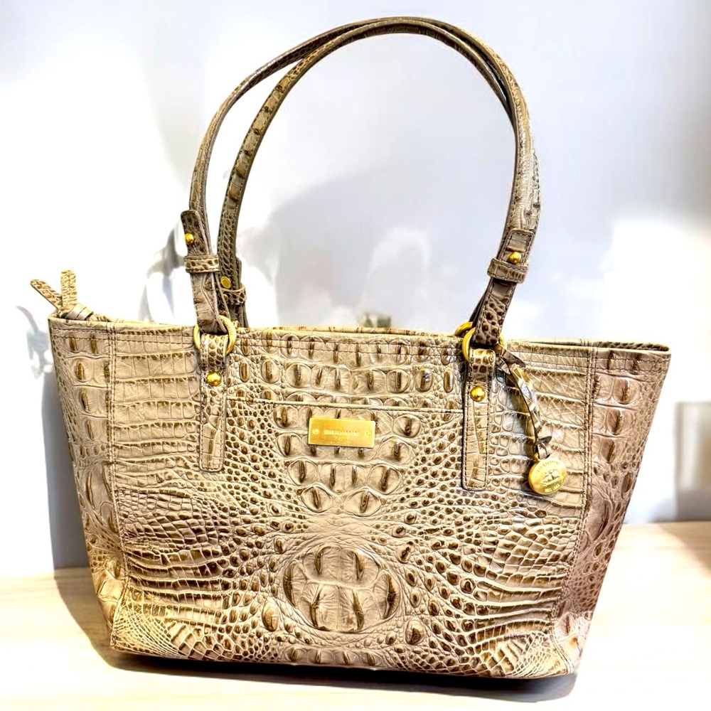 GUC Brahmin Gray Croc Embossed Tote